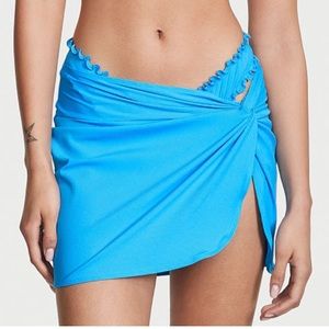 Size M/L | Victoria’s Secret mini sarong